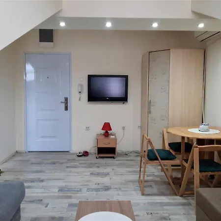 Santino's South Studio - Suitable For Travels *