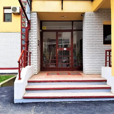 Santino's South Studio - Suitable For Travels Apartmán Novi Sad