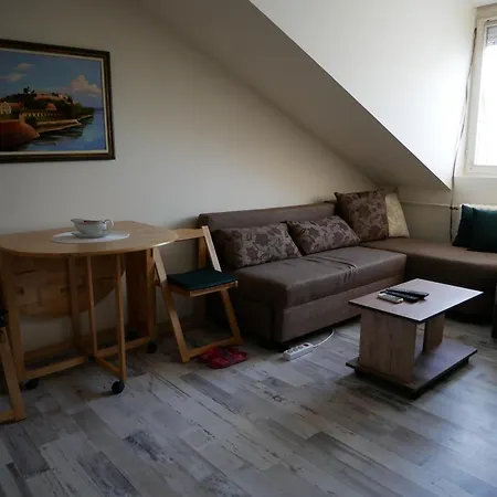 Santino's South Studio - Suitable For Travels Novi Sad